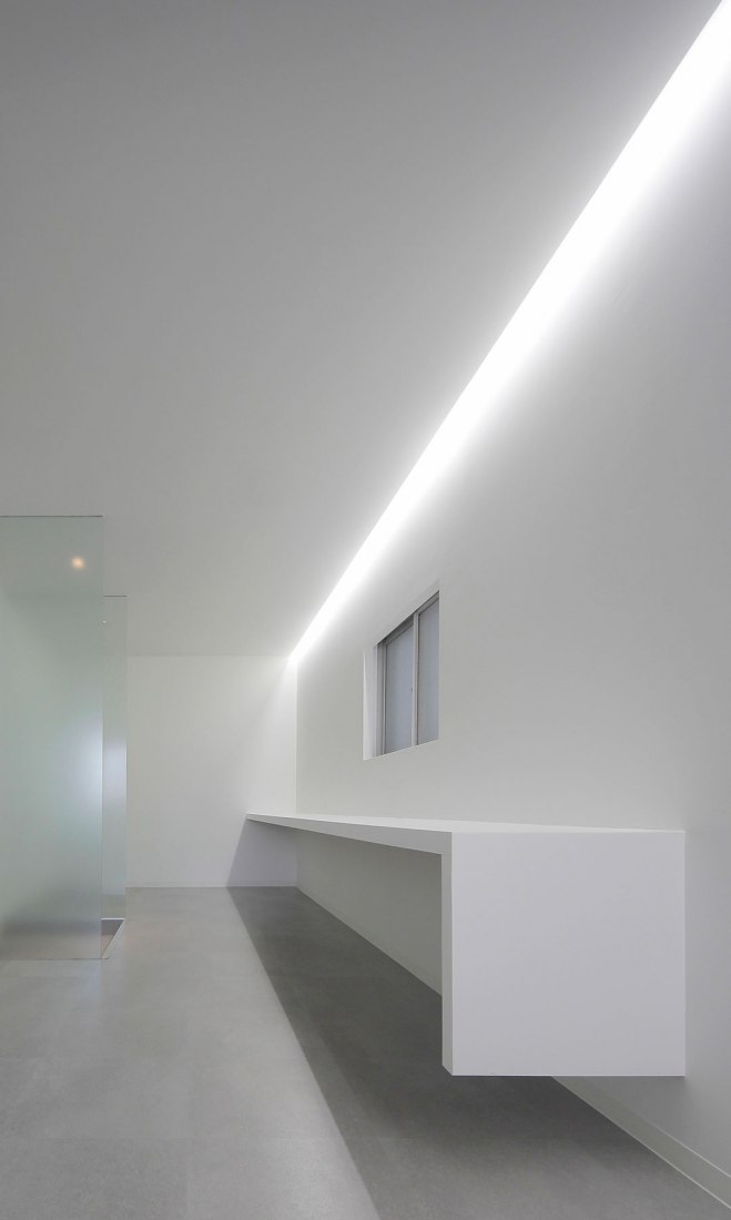 Vista interior. Casa N STRIPS por Jun Murata. Fotografía © Jun Murata.