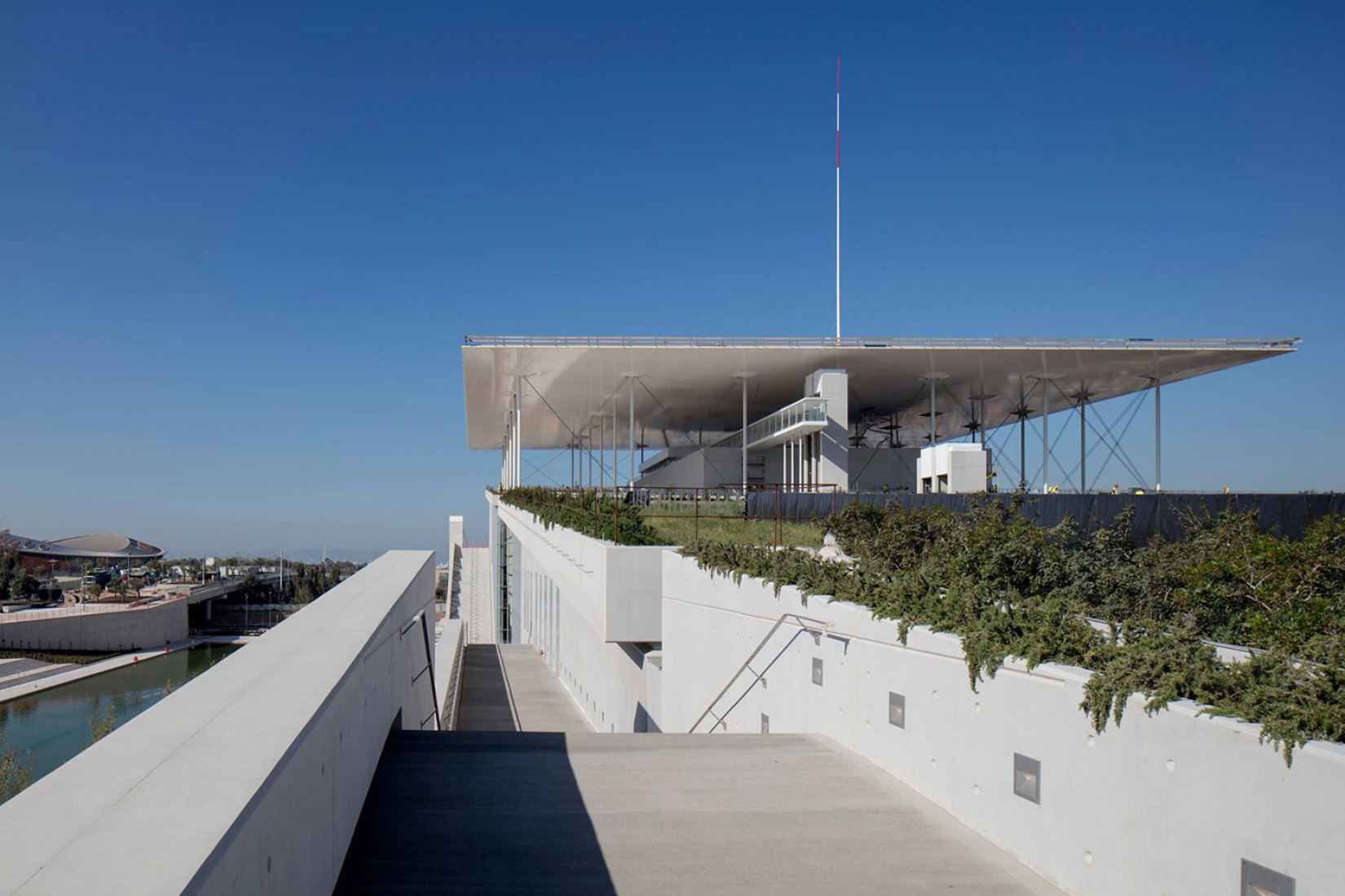 Visitors Center - Agora. Stavros Niarchos Foundation Cultural Center by Renzo Piano. Photograph © Michel Denancé, courtesy of Renzo Piano and Stavros Niarchos Foundation.