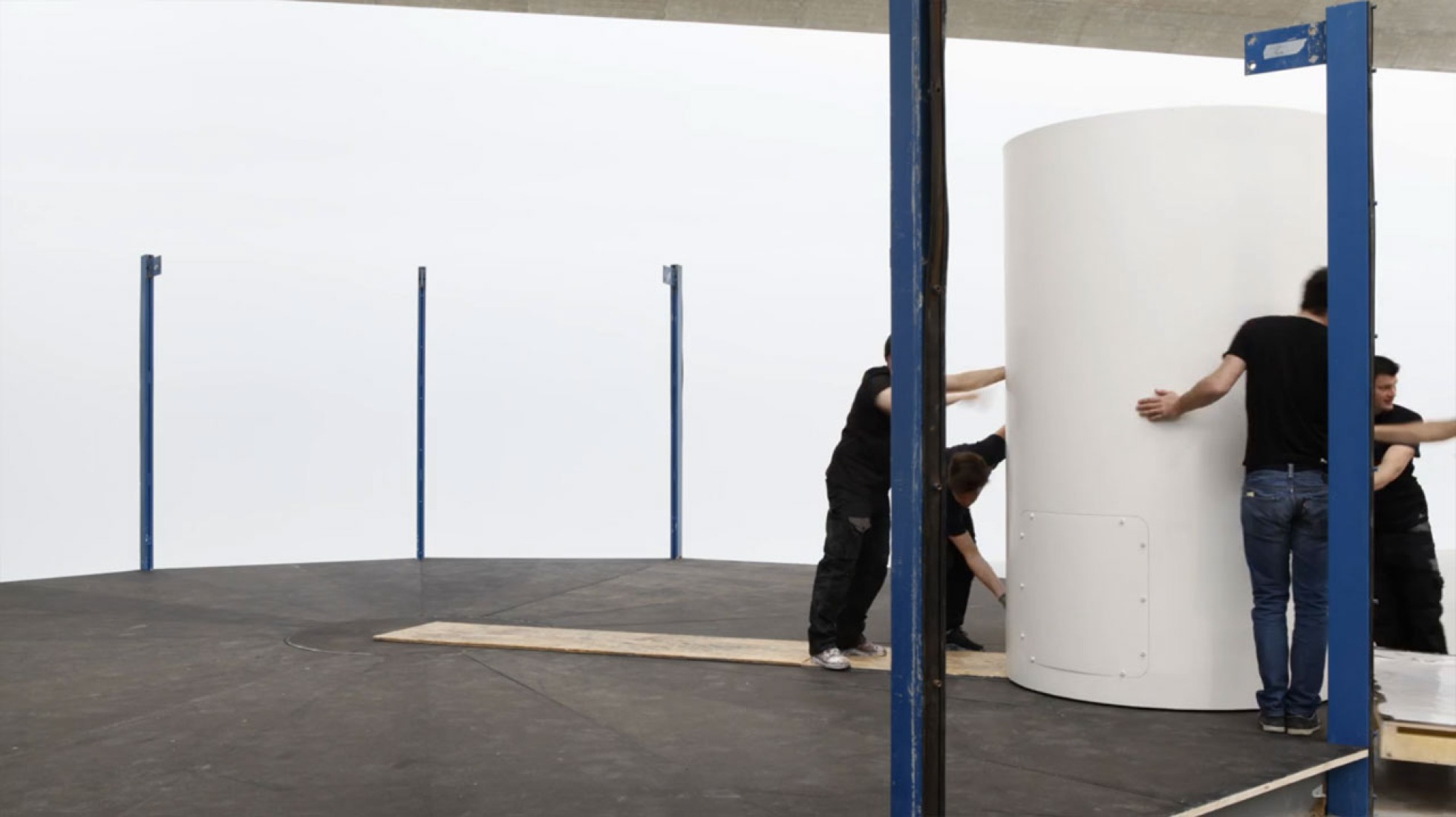 Video screenshot. Total filling station by Jean Prouvé. 