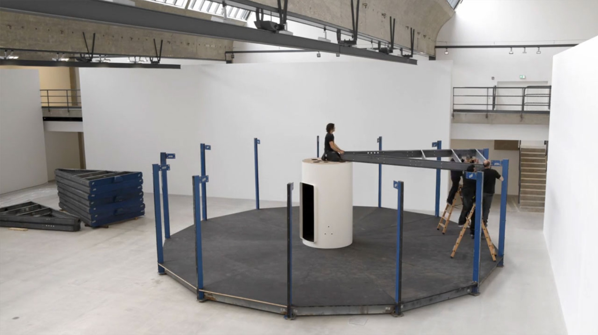 Video screenshot. Total filling station by Jean Prouvé. 