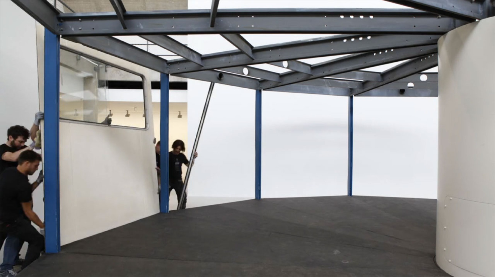 Video screenshot. Total filling station by Jean Prouvé. 