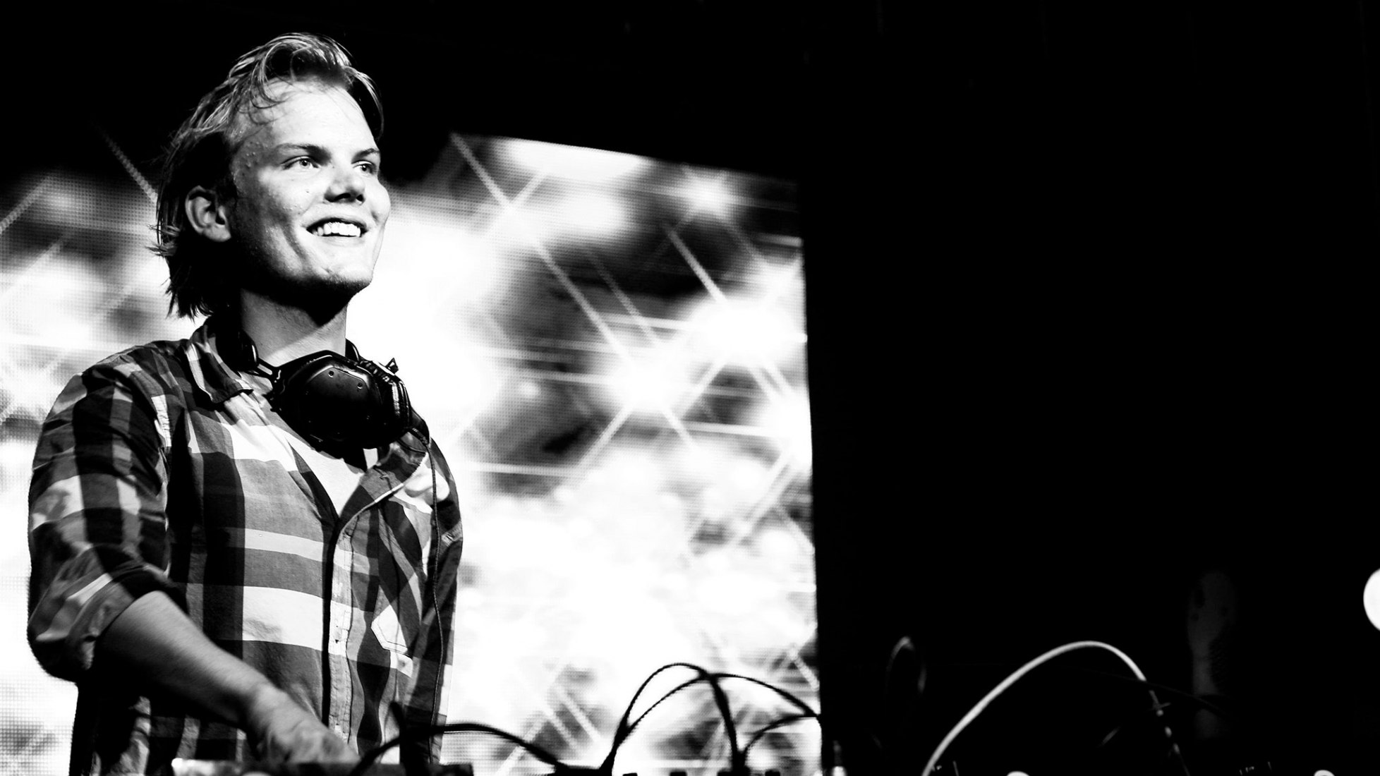 Avicii in 2011, during a concert in London, before reaching international fame. CC BY-SA 2.0