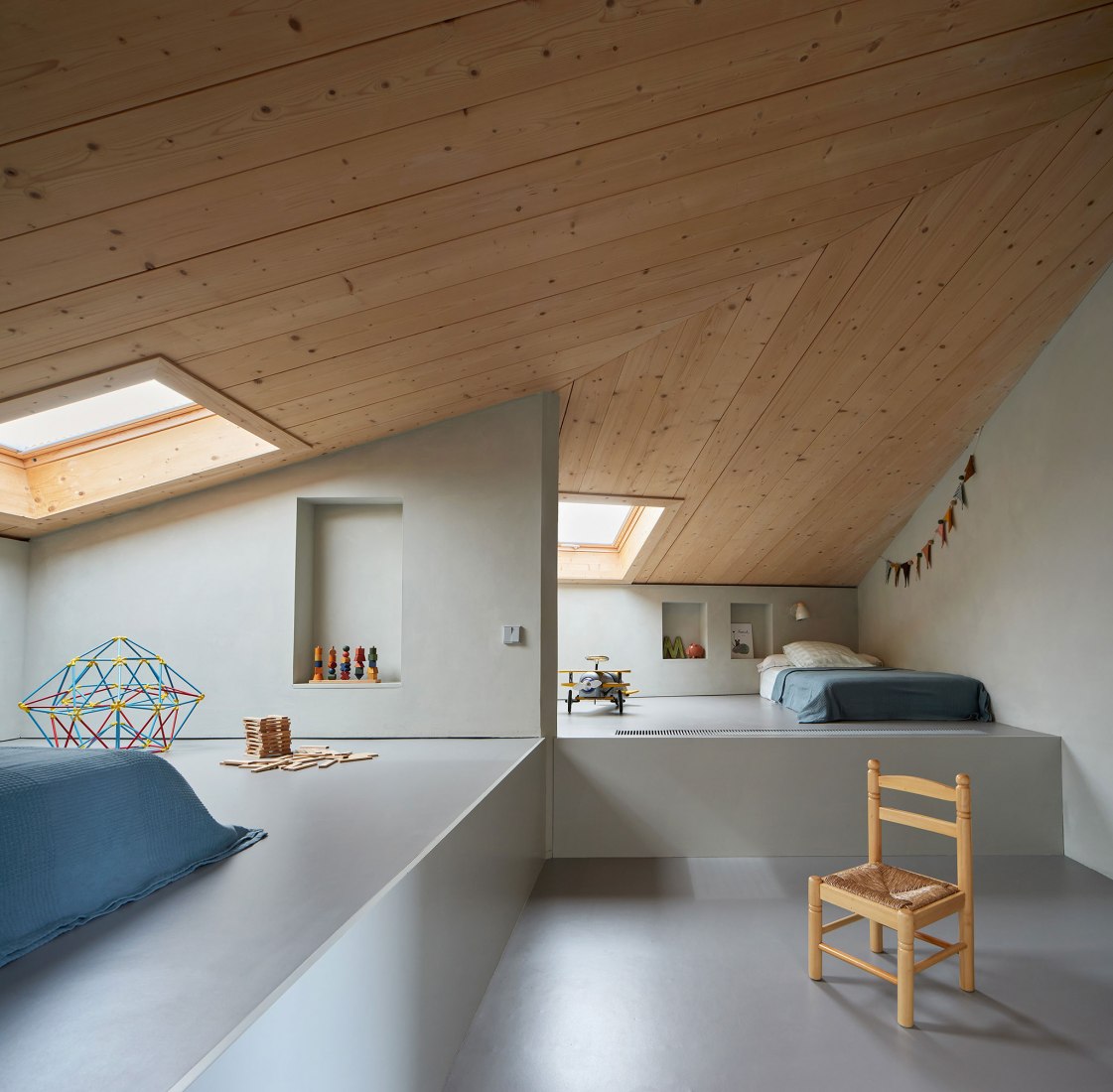Reforma de una vivienda en Girona por 05 AM arquitectura. Fotografía por José Hevia.