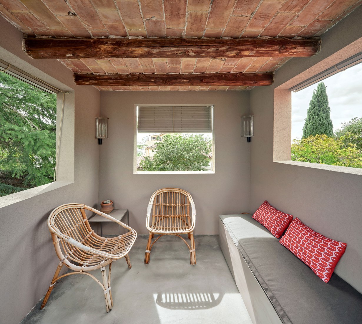 Reforma de una vivienda en Girona por 05 AM arquitectura. Fotografía por José Hevia.