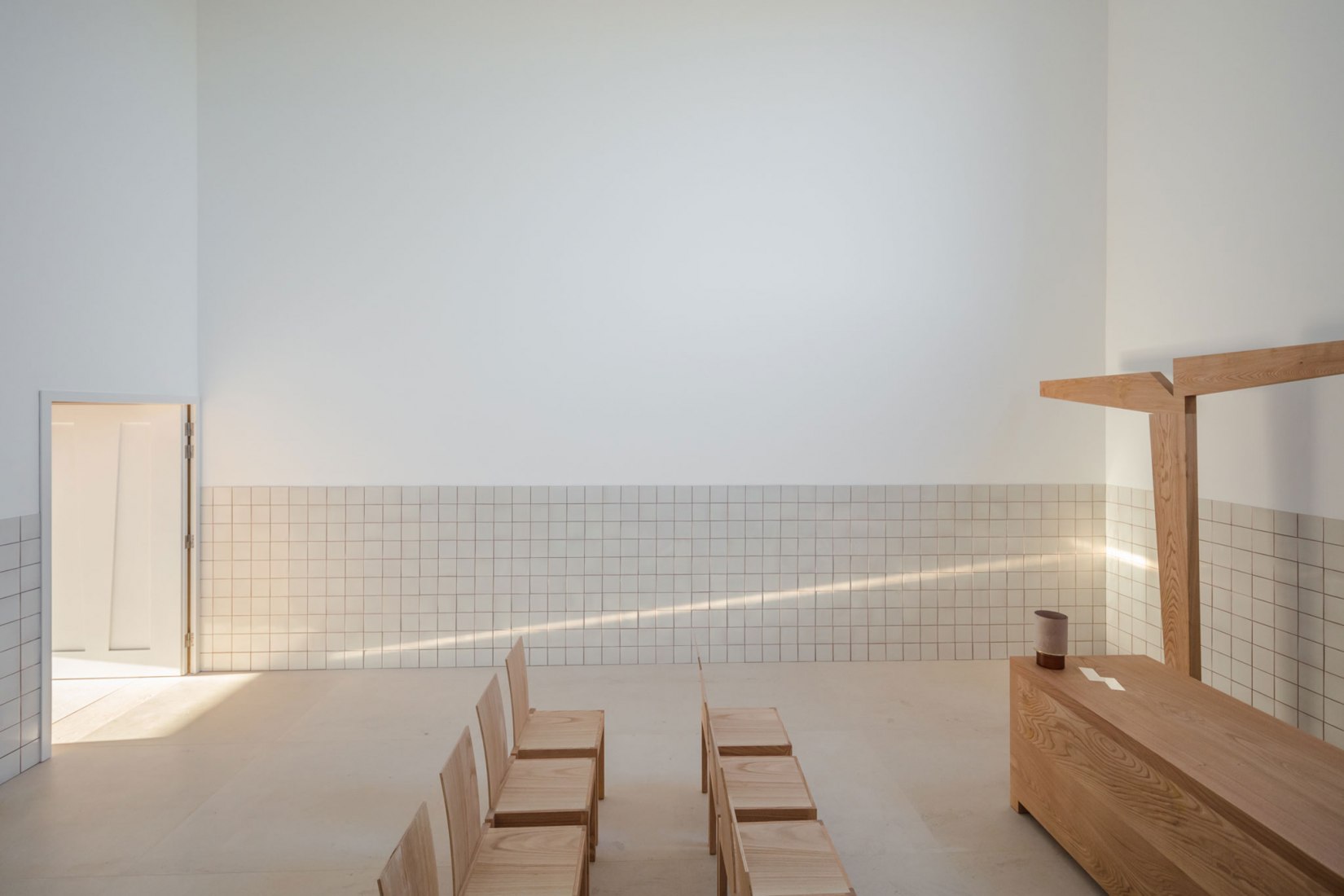 Interior view. Capela do Monte, Hillside Chapel by Álvaro Siza. Photograph by João Morgado