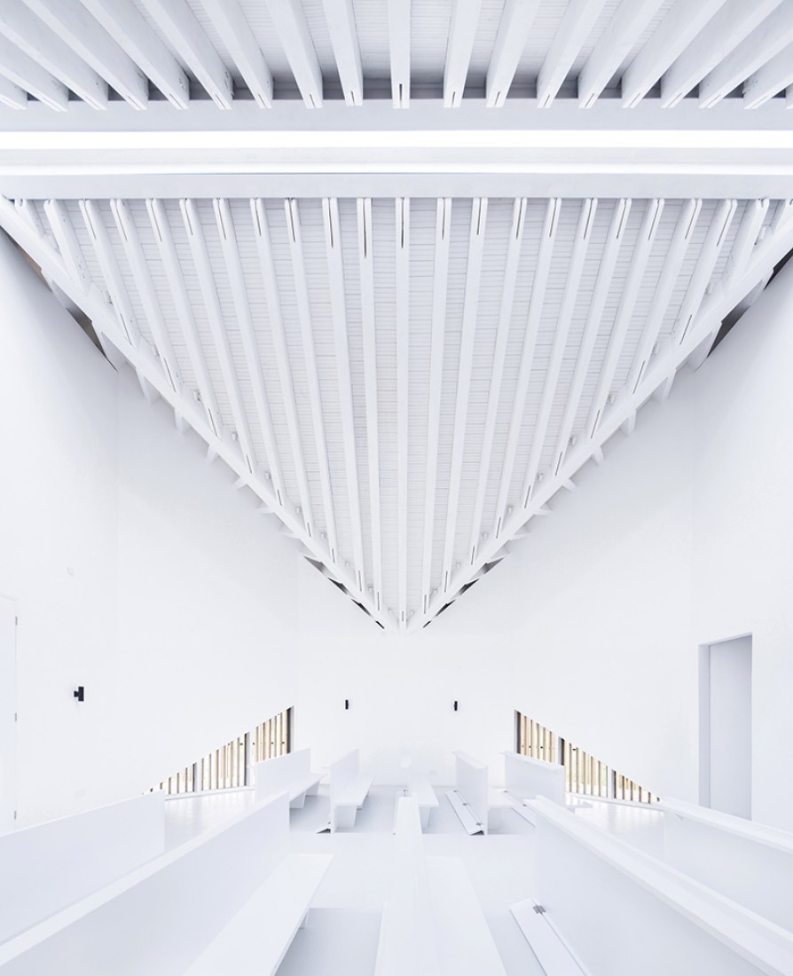 Chapel in Nanjing Wanjing by AZL Architects. Photograph by Yao Li