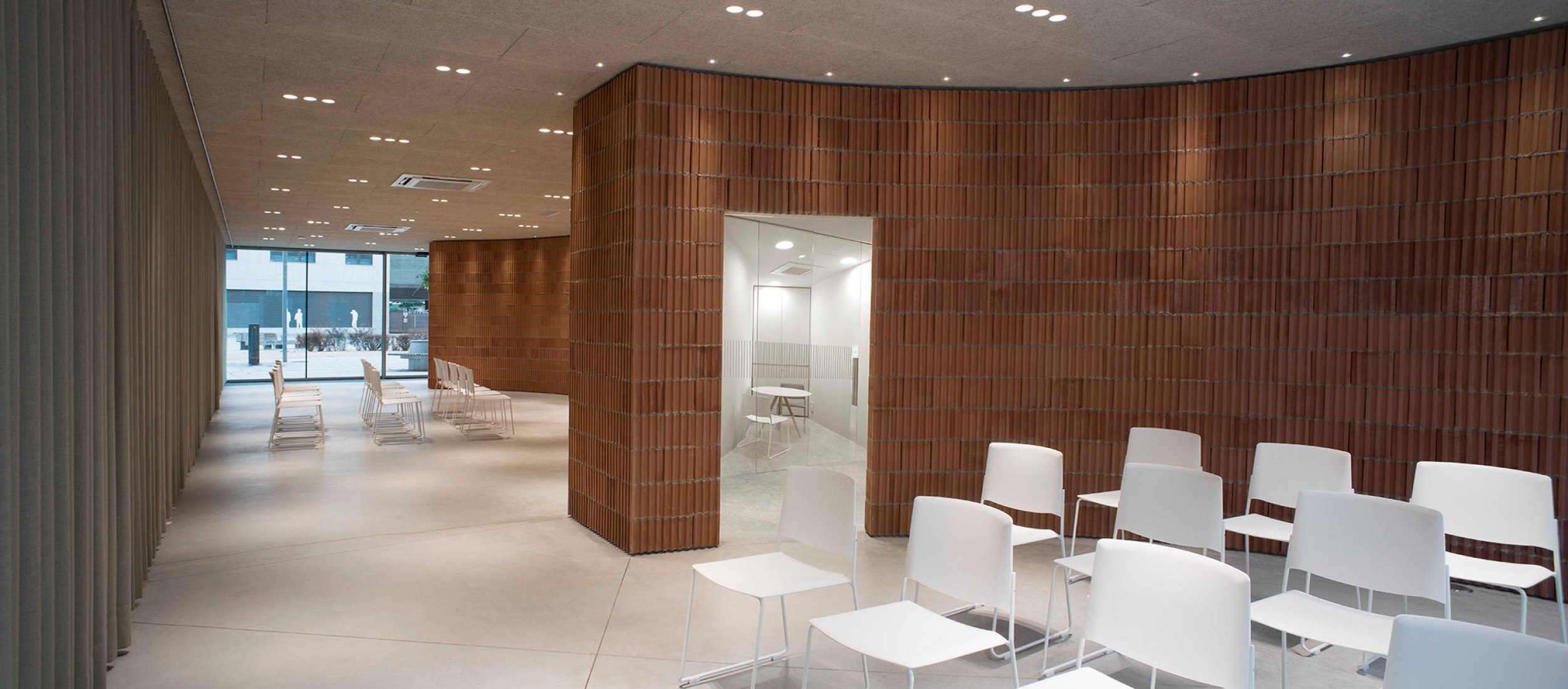 Nueva sede del COAVN por 13_07 arquitectos. Fotografía por Cesar San Millán