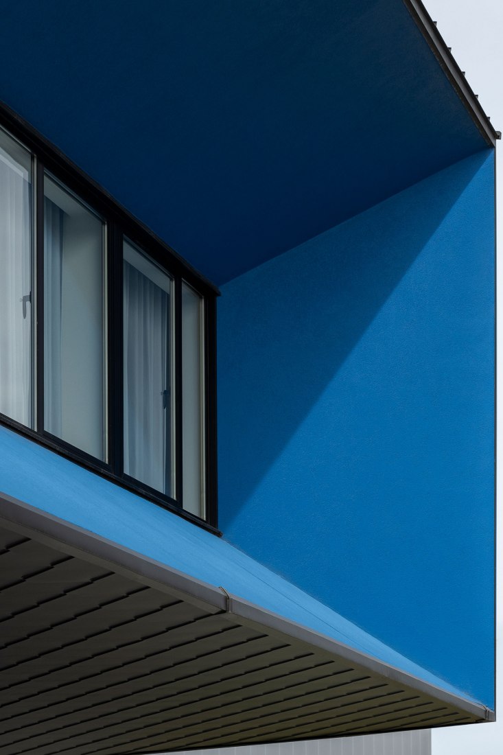 Unidade Industrial Duvalli by 3.14 Arquitectura. Photograph by Ivo Tavares Studio.