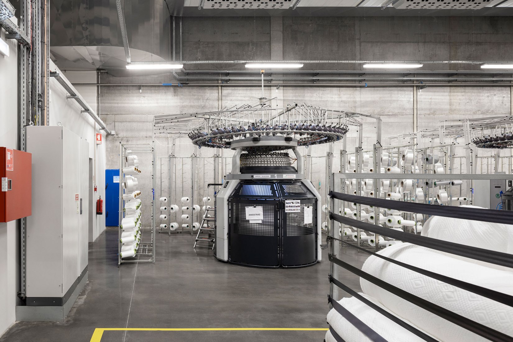 Unidade Industrial Duvalli by 3.14 Arquitectura. Photograph by Ivo Tavares Studio.