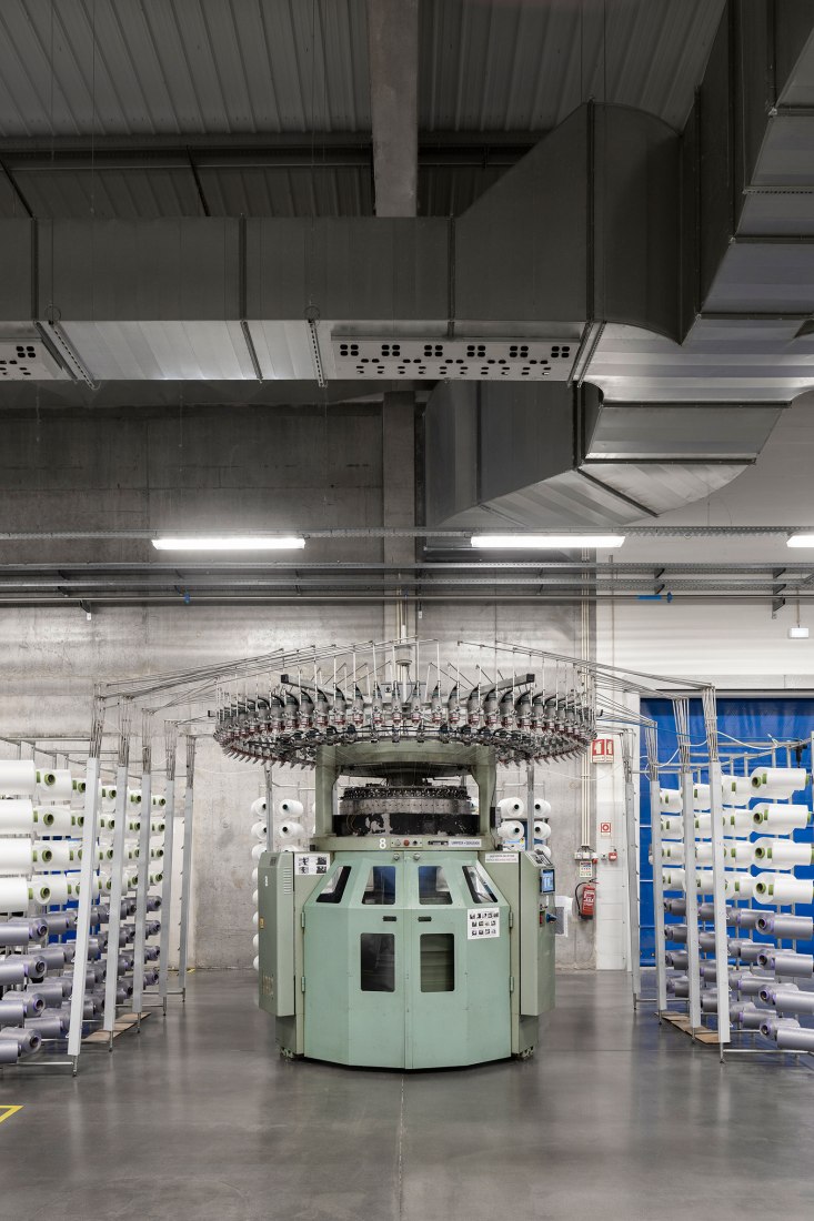 Unidade Industrial Duvalli by 3.14 Arquitectura. Photograph by Ivo Tavares Studio.