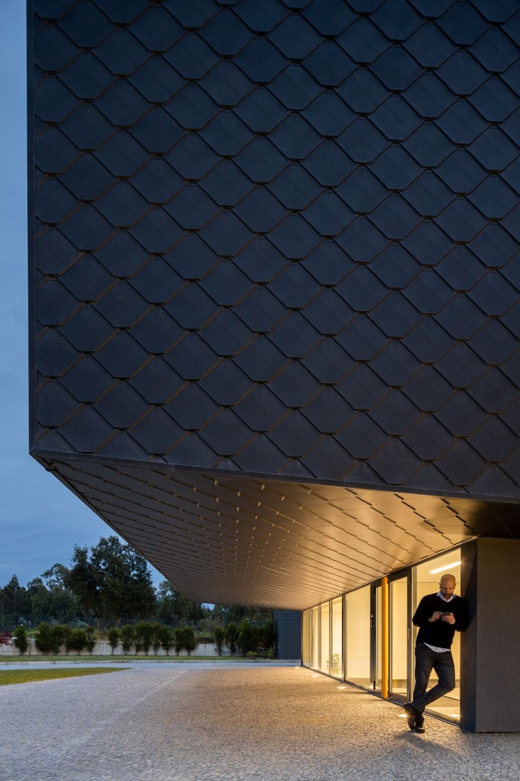 Unidade Industrial Duvalli by 3.14 Arquitectura. Photograph by Ivo Tavares Studio.