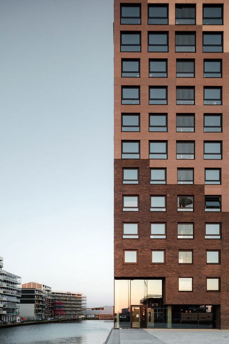 360 degrees by Studioninedots. Photograph by Sebastian van Damme.
