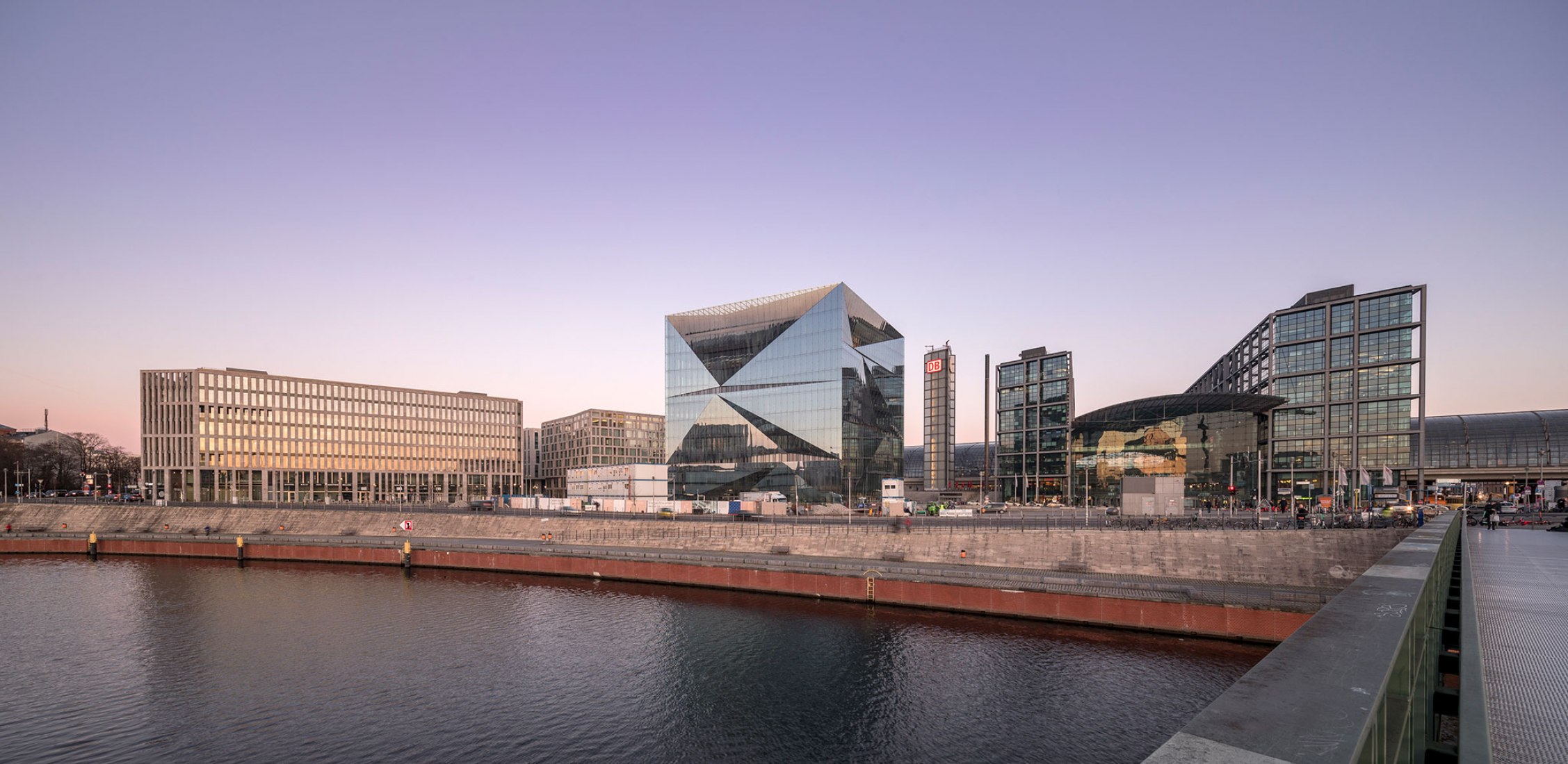 Berlin Cube. Berlin’s Next Generation Smart Office by 3XN Architects ...