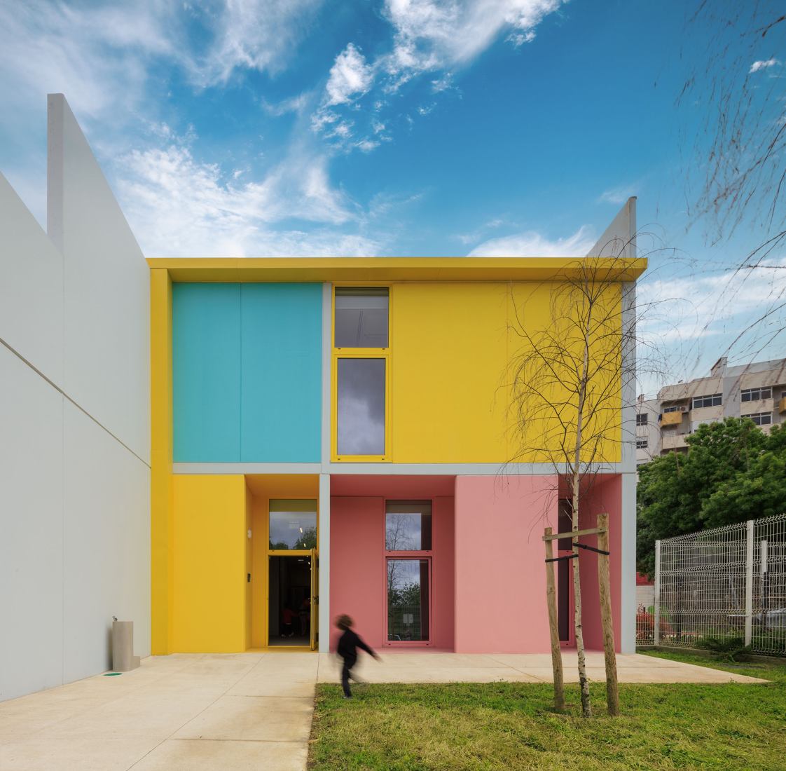 4 Modular Kindergartens by SUMMARY. Photograph by Fernando Guerra.