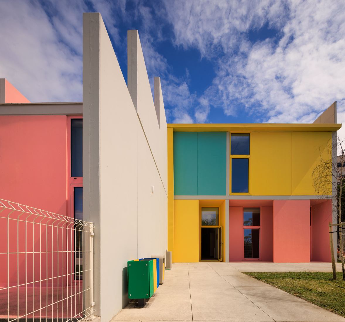 4 Modular Kindergartens by SUMMARY. Photograph by Fernando Guerra.