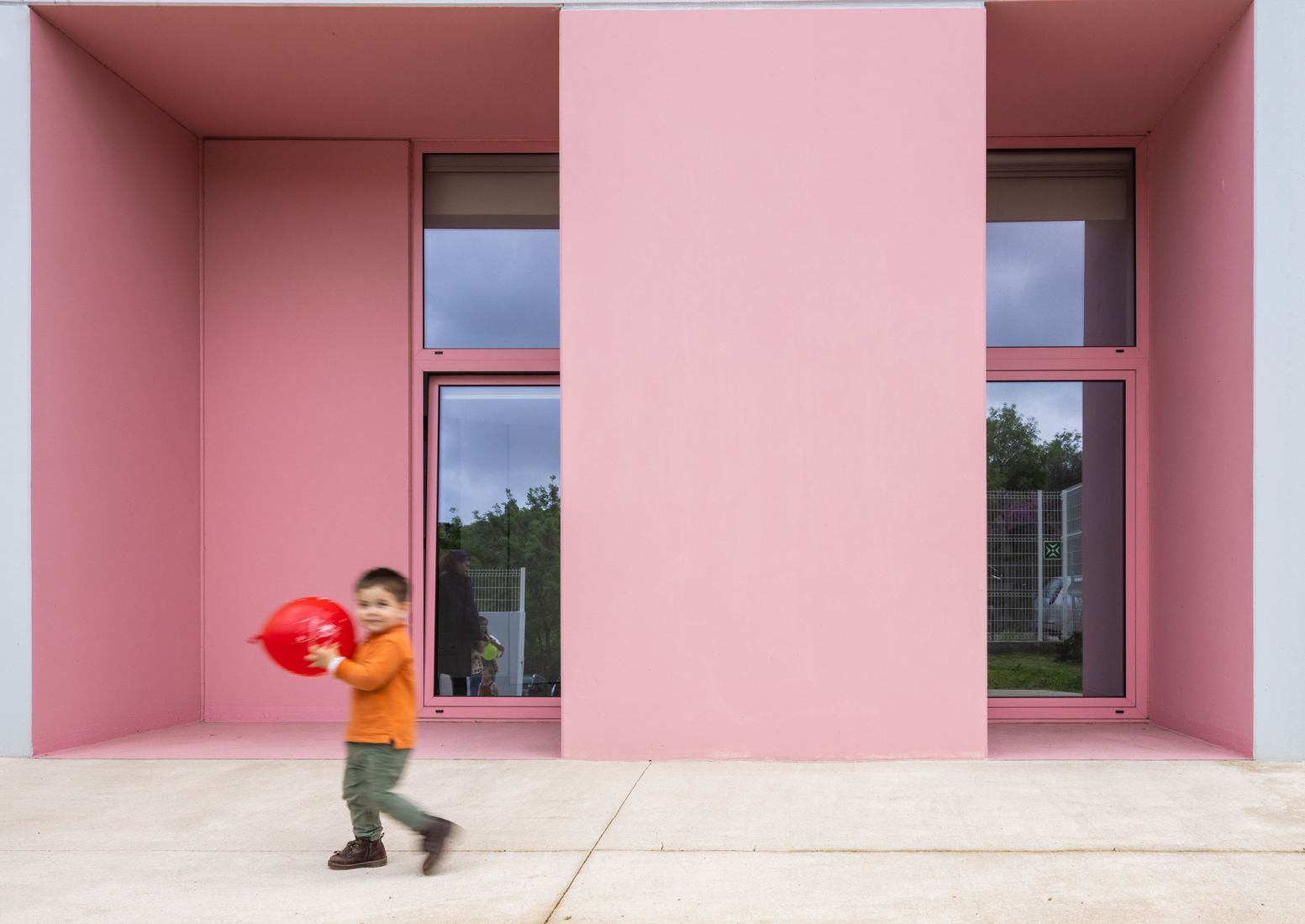 4 Modular Kindergartens by SUMMARY. Photograph by Fernando Guerra.
