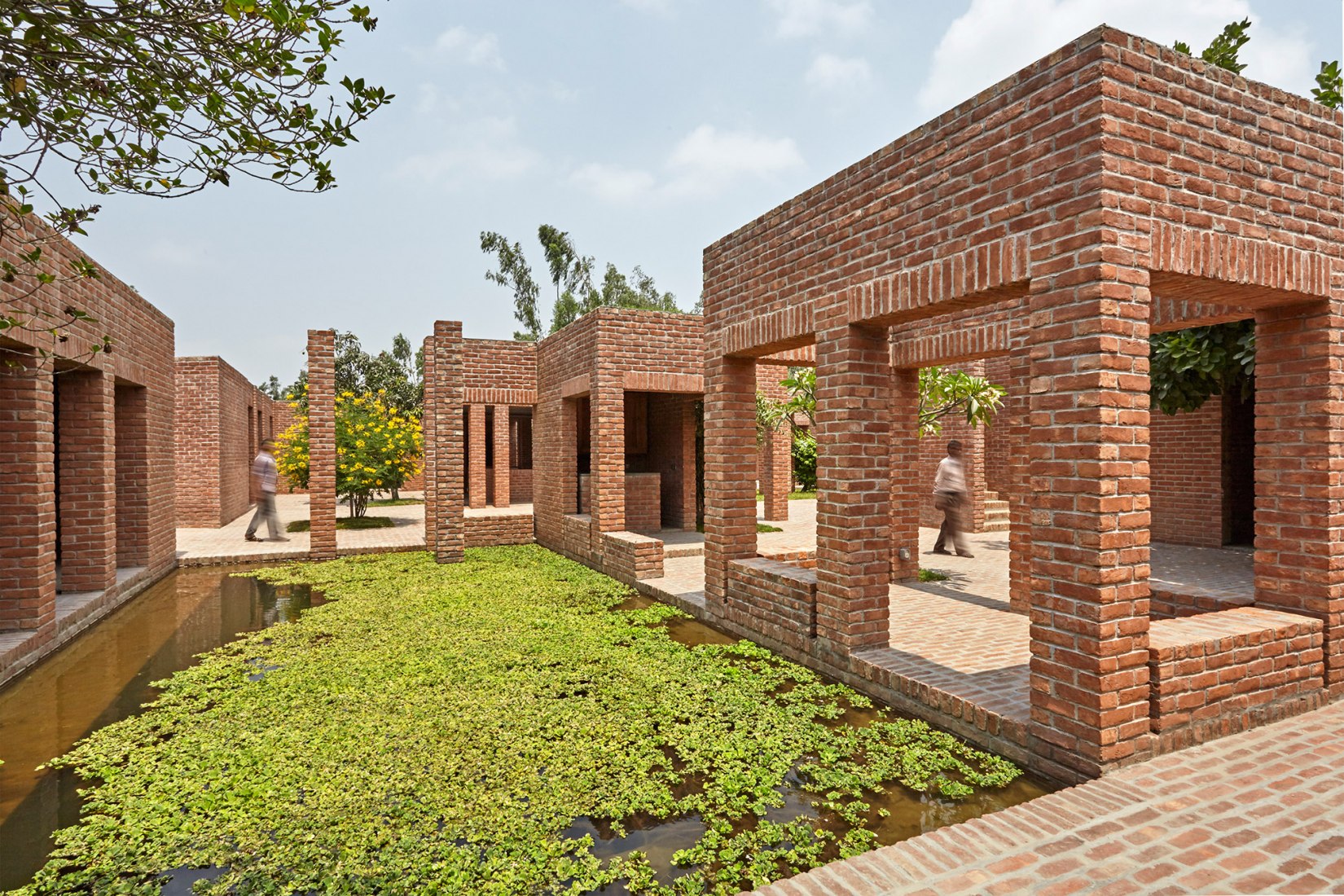 Centro de la amistad, Gaibandha (Arquitecto: Kashef Chowdhury / URBANA). Fotografía © Rajesh Vora