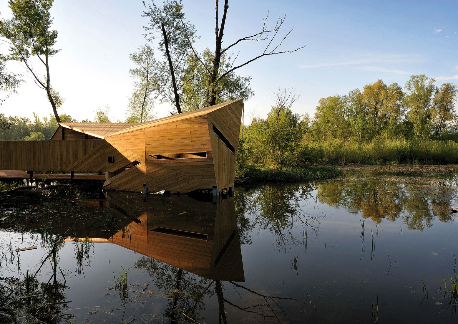 The Bobrowisko Natural Enclave by 55Architekci. Photograph by Sylwester-Adamczyk