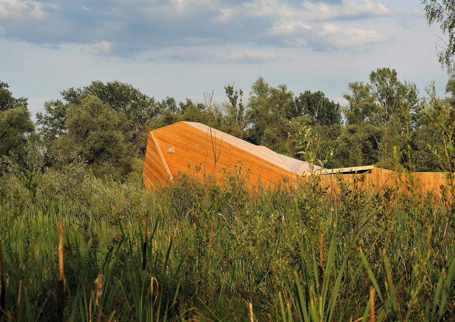 The Bobrowisko Natural Enclave by 55Architekci. Photograph by Sylwester-Adamczyk