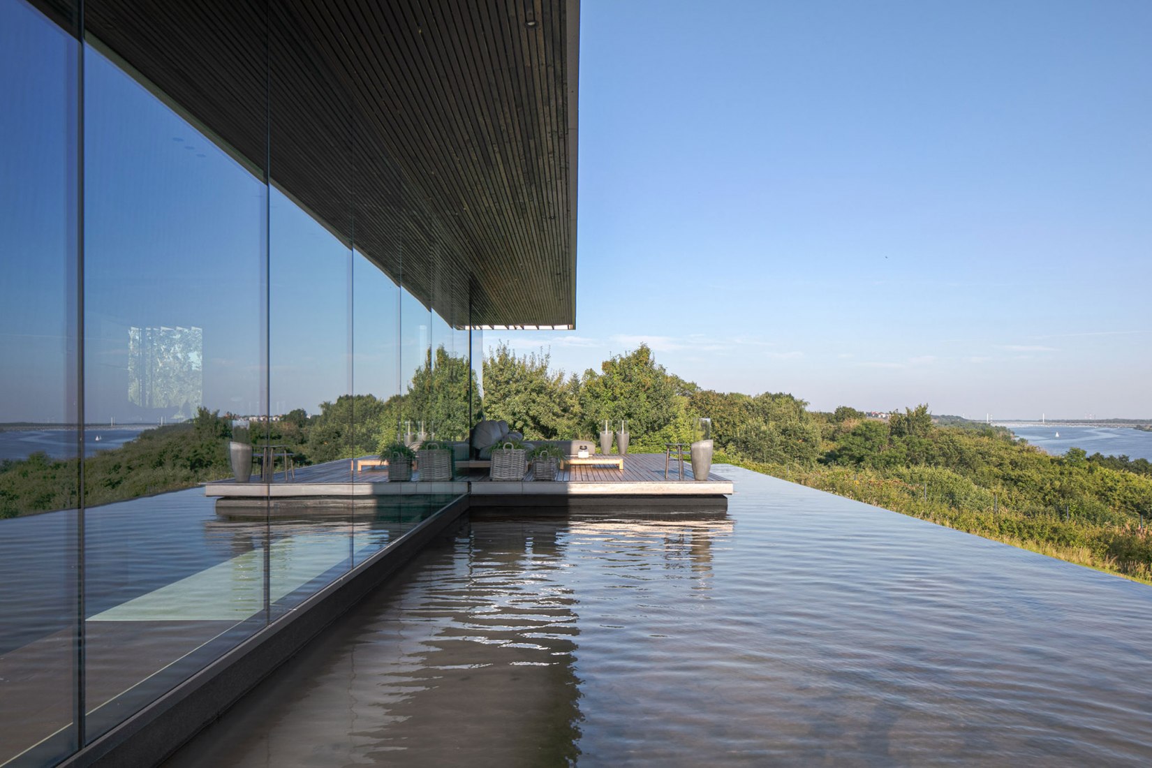 Casa pendiente 35:35 por 77 Studio Architektury. Fotografía por Piotr Krajewski.