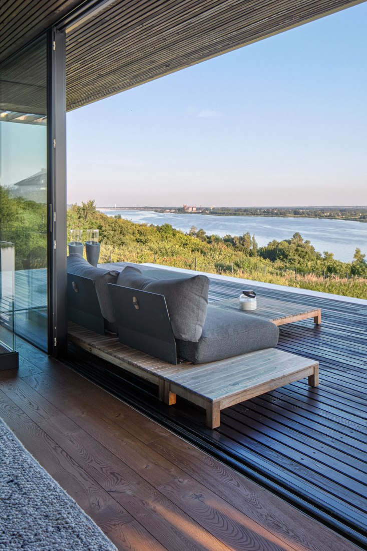 Casa pendiente 35:35 por 77 Studio Architektury. Fotografía por Piotr Krajewski.