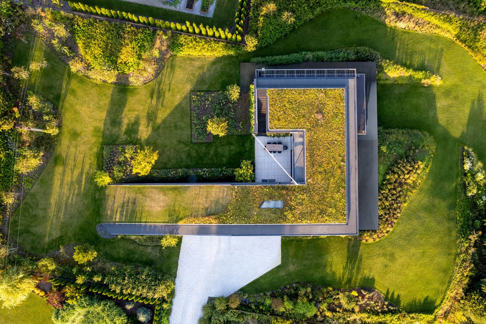 Casa pendiente 35:35 por 77 Studio Architektury. Fotografía por Piotr Krajewski.