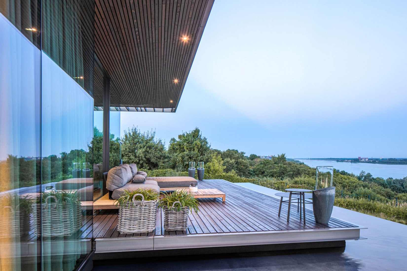 Casa pendiente 35:35 por 77 Studio Architektury. Fotografía por Piotr Krajewski.