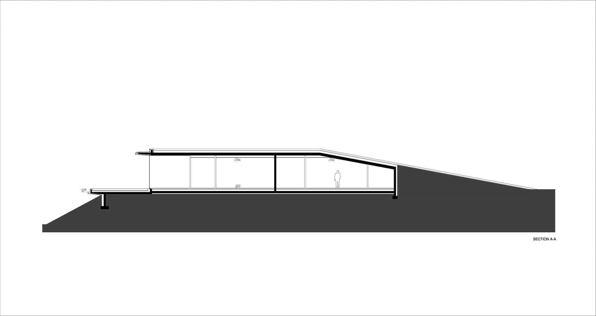 Sección. Casa pendiente 35:35 por 77 Studio Architektury. Fotografía por Piotr Krajewski.