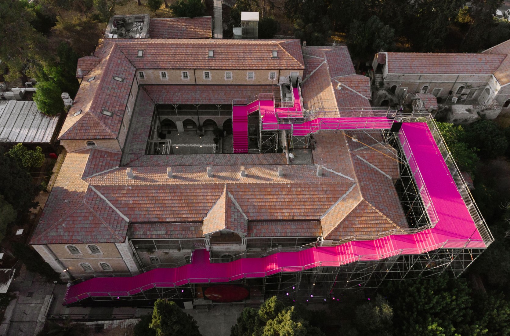 "90 Degrees", an installation by HQ Architects for Jerusalem Design Week 2019. Photograph by Dor Kedmi.