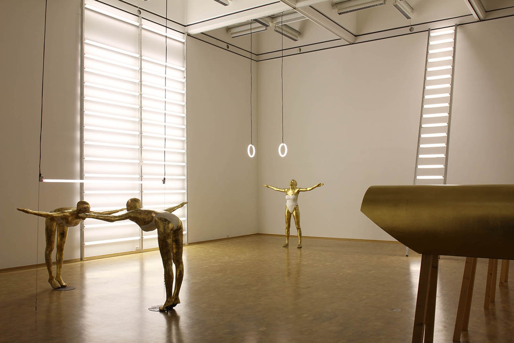 La clase de gimnasia, 1984 vista de la instalación. Foto: Uwe Riedel.