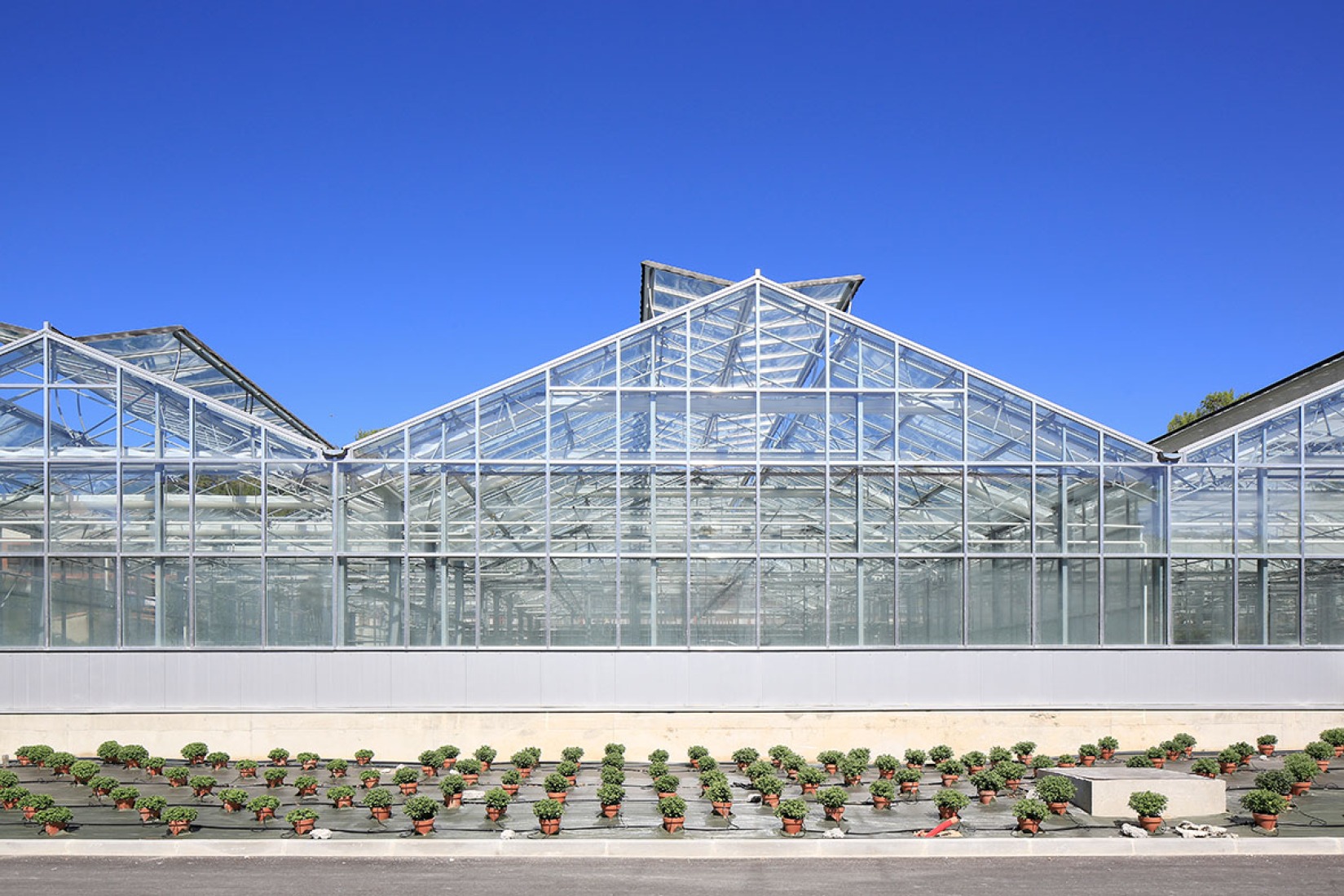 Invernaderos de la Ampliación del Instituto Agrícola Honoré de Balzac, por NBJ Architectes. Fotografía © photoarchitecture.com Paul Kozlowski. Cortesía de v2com.