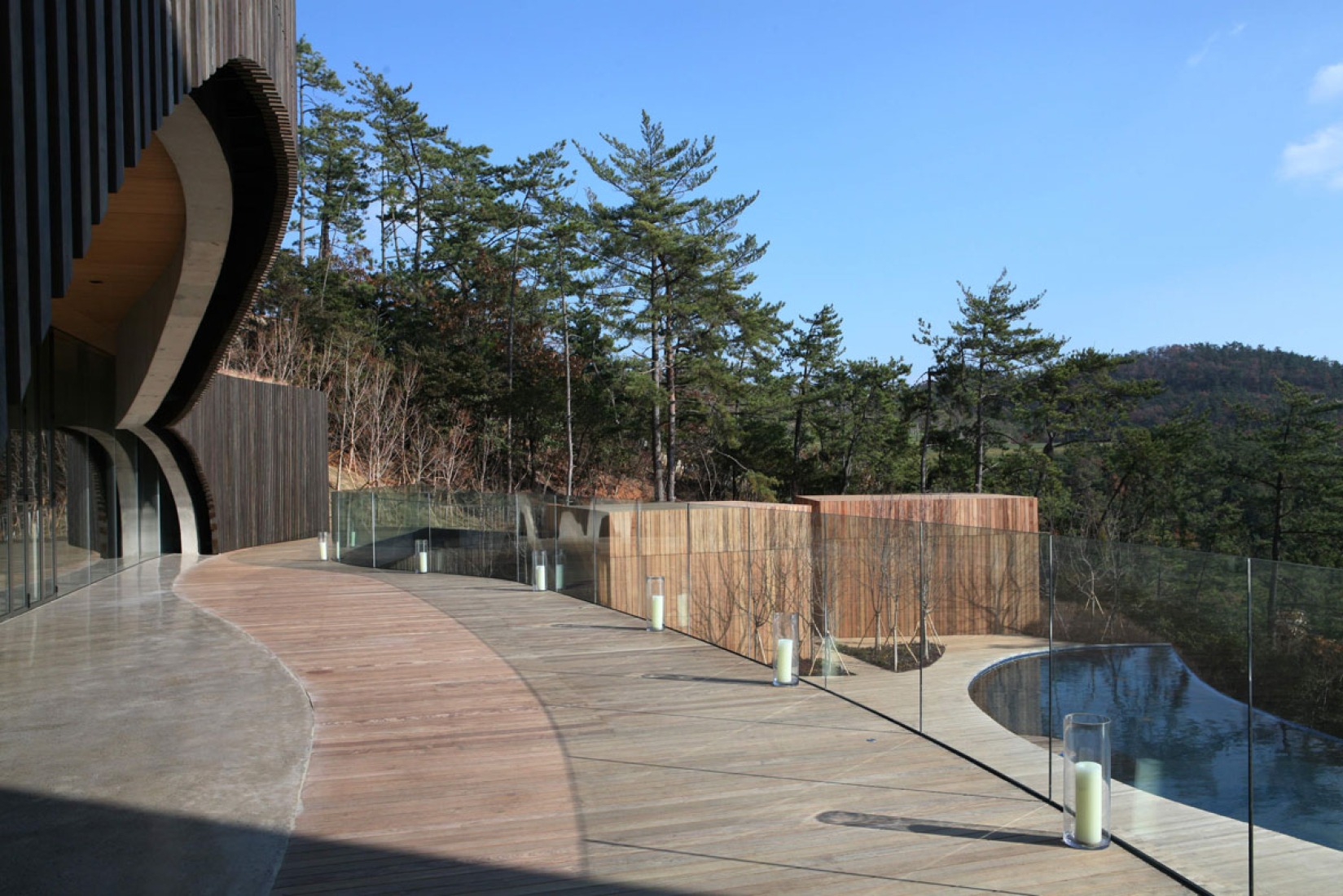 Namhae Southcape Linear Suite Hotel by BCHO Architets. Photography by ByoungSoo Cho.