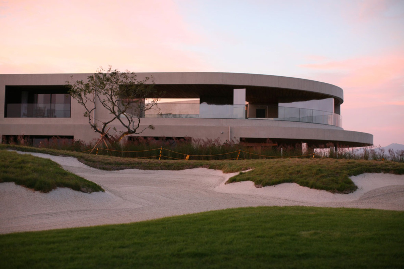 Namhae Southcape Linear Suite Hotel by BCHO Architets. Photography by ByoungSoo Cho.