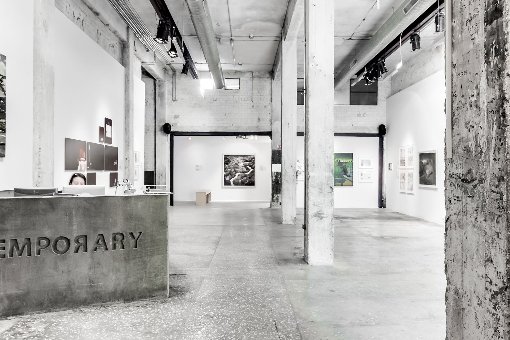 Contemporary, galería de arte por A.Lerman Architects. Fotografía por Richard Jochum