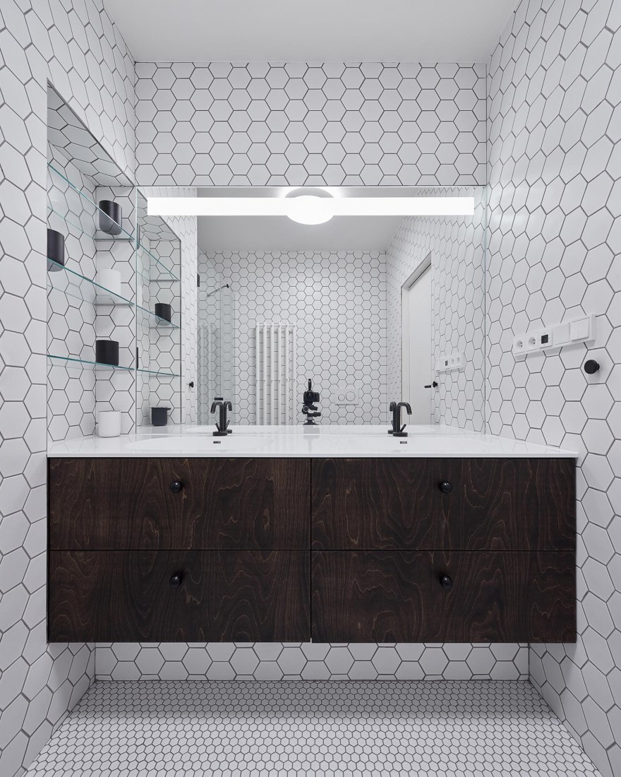 Casa unifamiliar en Jinonice por Atelier 111 arquitectos. Fotografia por BoysPlayNice / Jakub Skokan, Martin Tuma