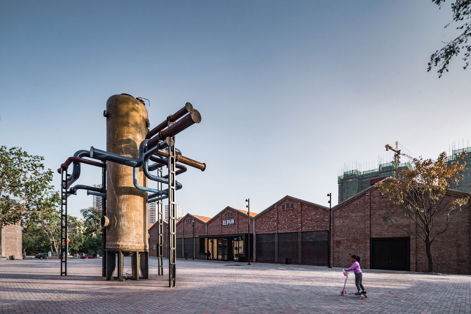 Parque Cultural y Creativo Red Plum por AAarchitects & IIA Atelier. Fotografía por LOTAN Architectural Photography & Fancy Images