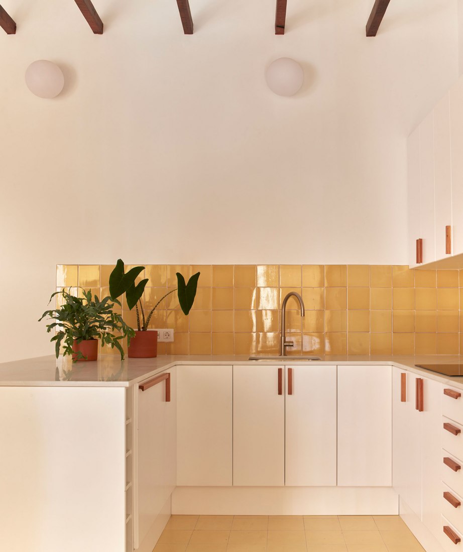Casa Lurbe por Abalosllopis + Jordi Marset. Fotografía por Mariela Apollonio.