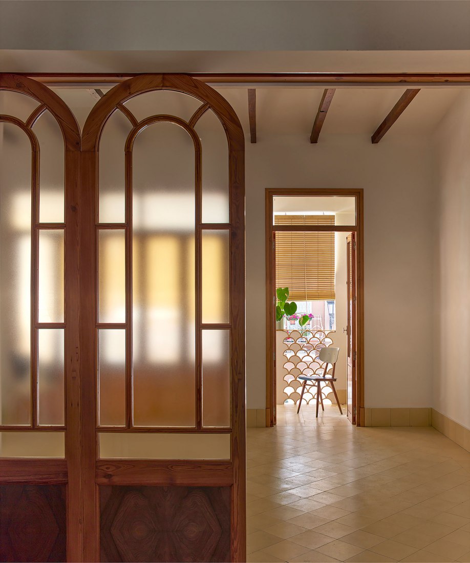 Casa Lurbe por Abalosllopis + Jordi Marset. Fotografía por Mariela Apollonio.