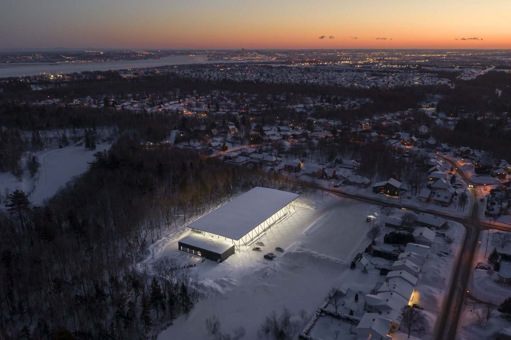 Parc des Saphirs skating rink by ABCP Architecture. Photograph by Stéphane Groleau