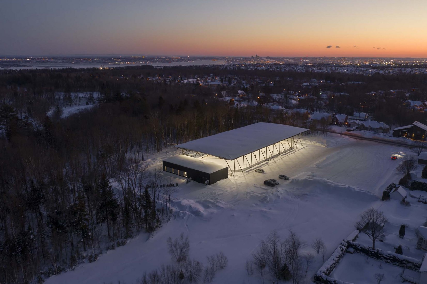 Parc des Saphirs skating rink by ABCP Architecture. Photograph by Stéphane Groleau