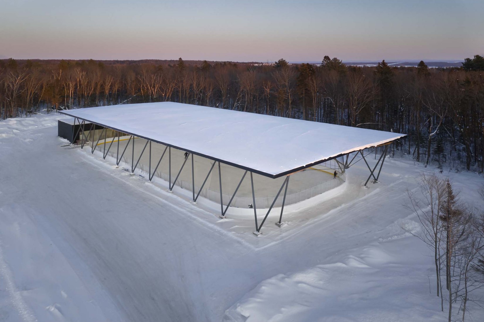 Parc des Saphirs skating rink by ABCP Architecture. Photograph by Stéphane Groleau