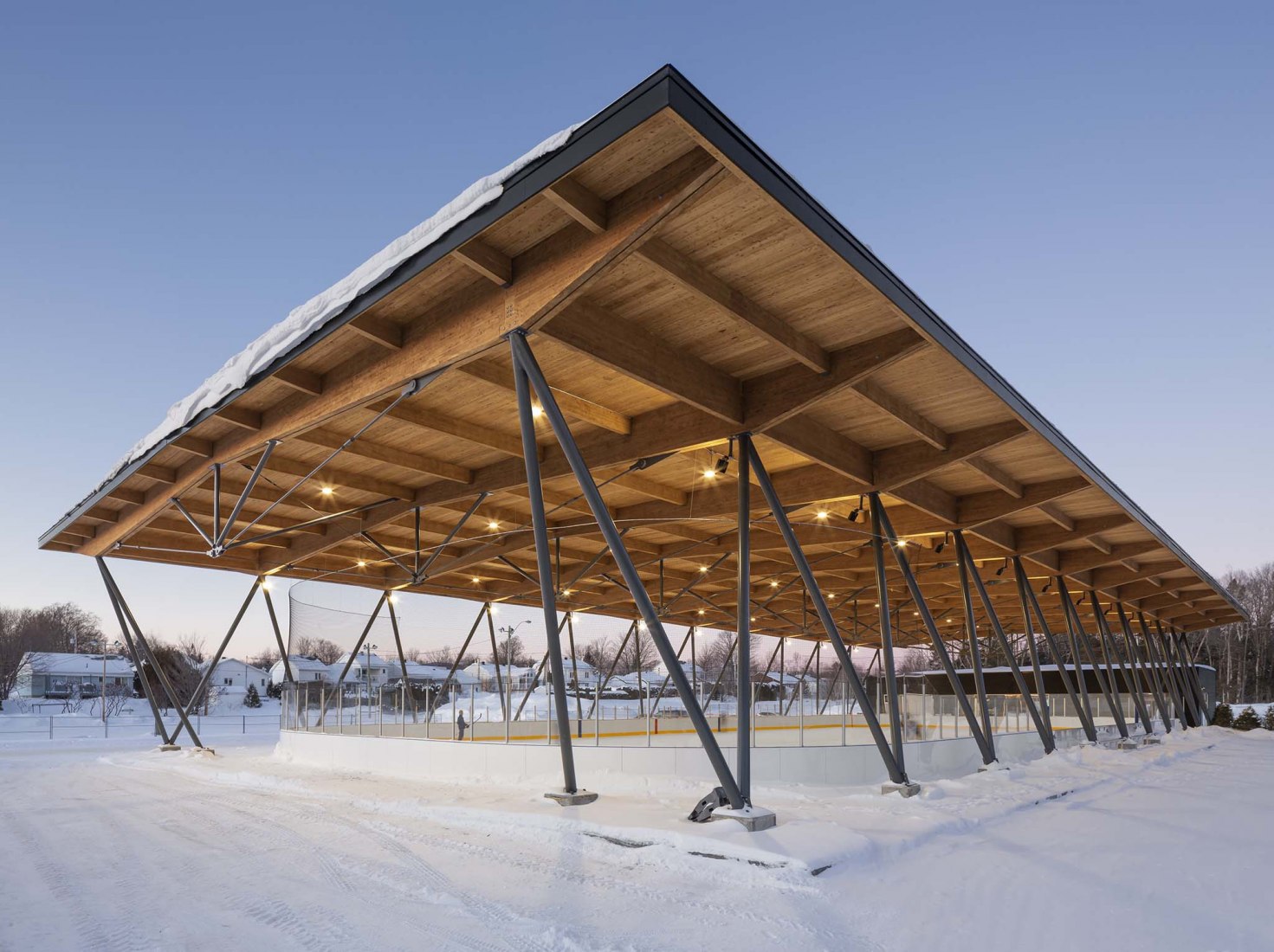 Parc des Saphirs skating rink by ABCP Architecture. Photograph by Stéphane Groleau