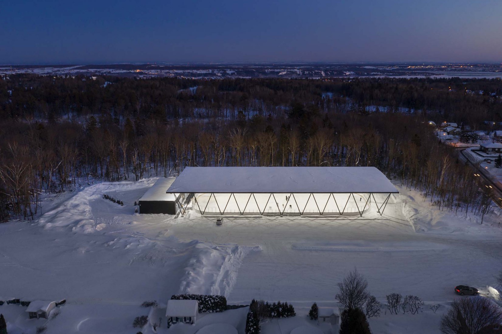 Parc des Saphirs skating rink by ABCP Architecture. Photograph by Stéphane Groleau