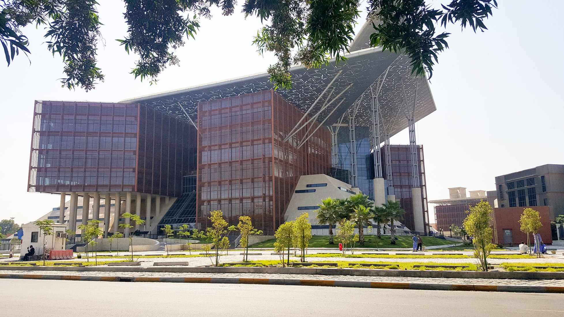Abu Dhabi Court Complex.  Image courtesy of Tamayouz Excellence Award.