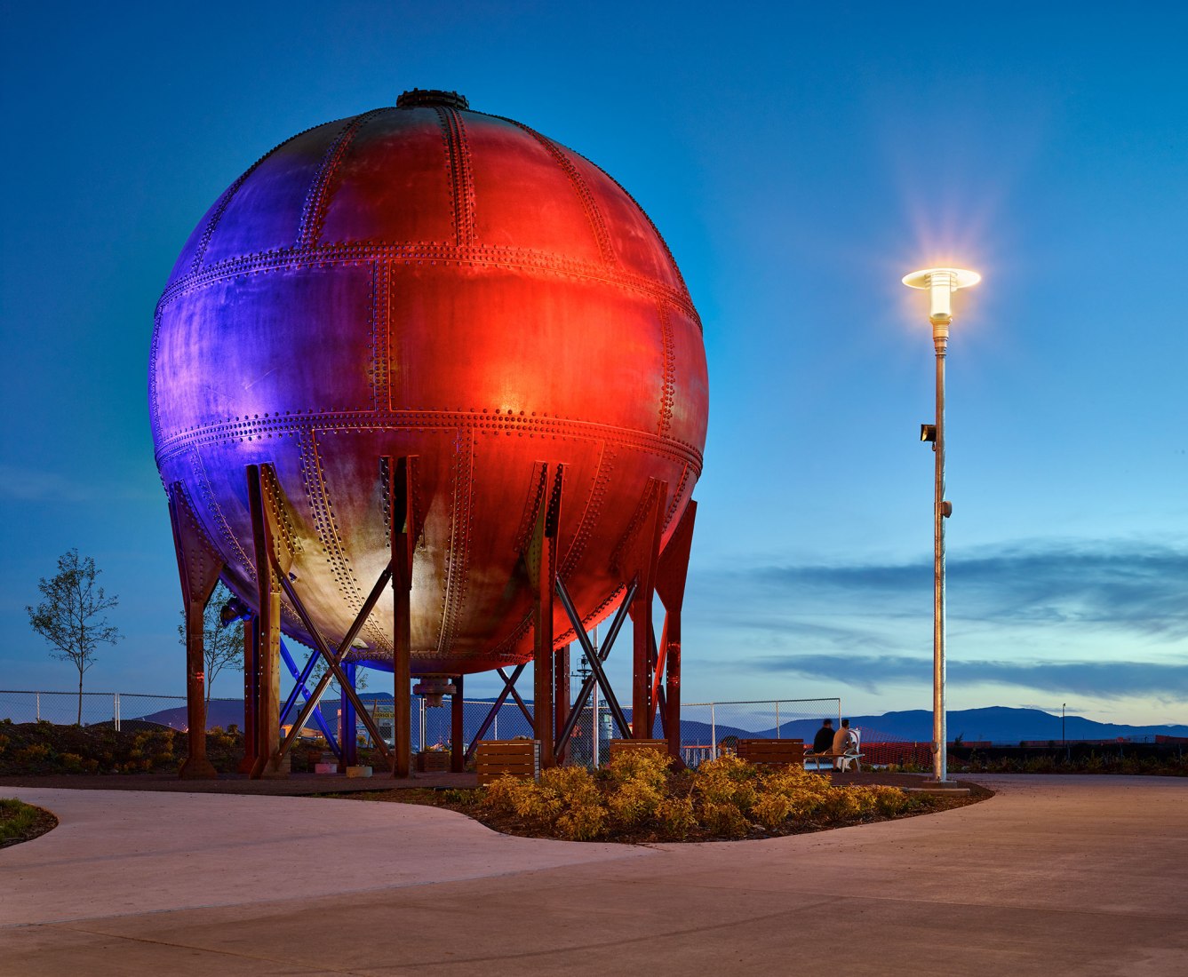 “Waypoint” at Waypoint Park by Mutuus Studio. Photograph by Benjamin Benschneider