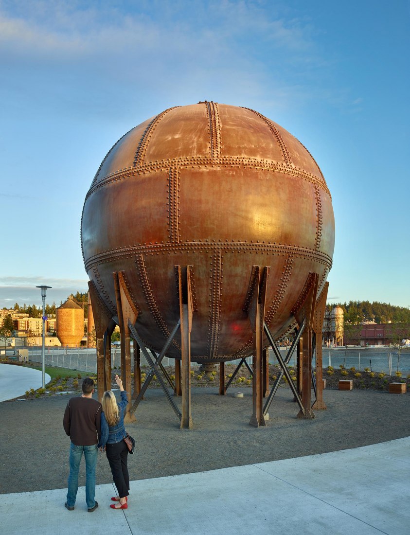 “Waypoint” at Waypoint Park by Mutuus Studio. Photograph by Benjamin Benschneider