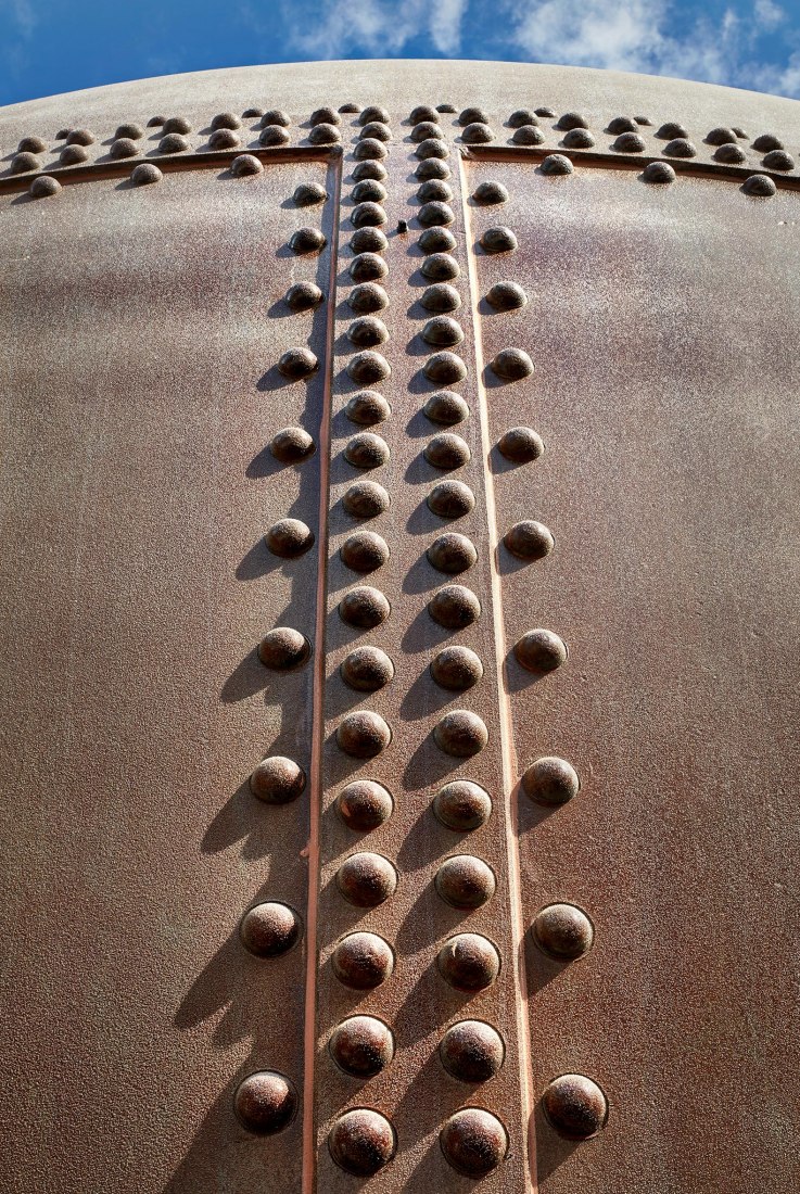 Detail. “Waypoint” at Waypoint Park by Mutuus Studio. Photograph by Benjamin Benschneider
