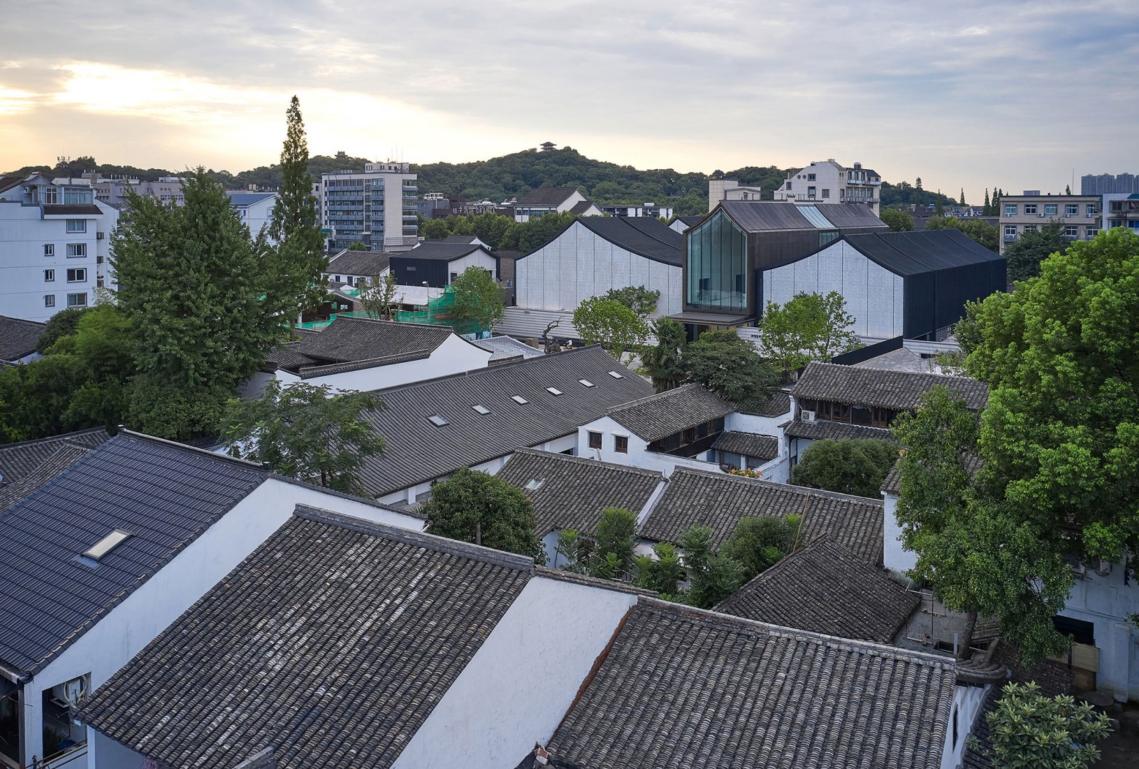 Xu Wei Art Museum and Qingteng Square by ACRC. Photograph by Lei Tantan.