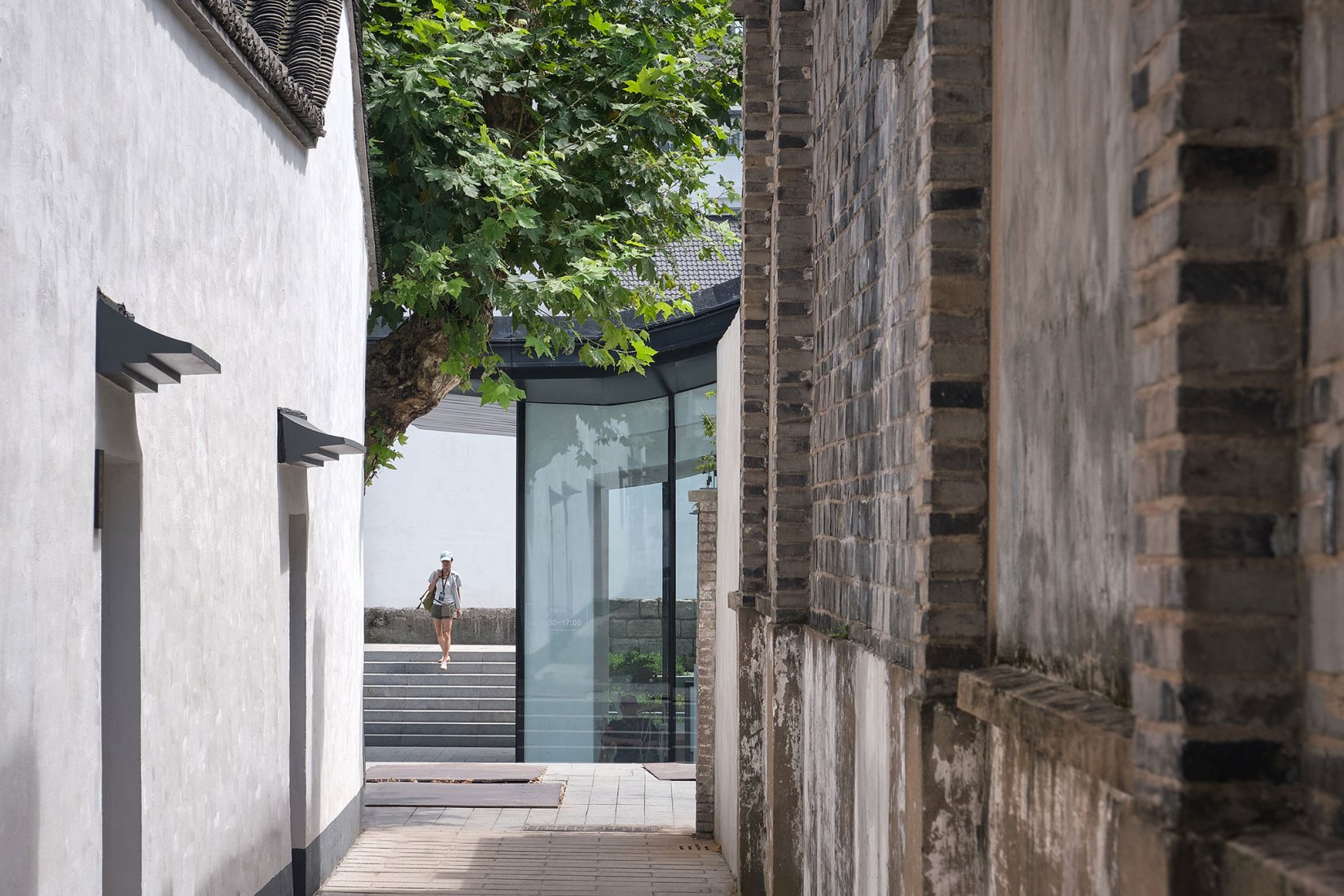 Xu Wei Art Museum and Qingteng Square by ACRC. Photograph by Lei Tantan.