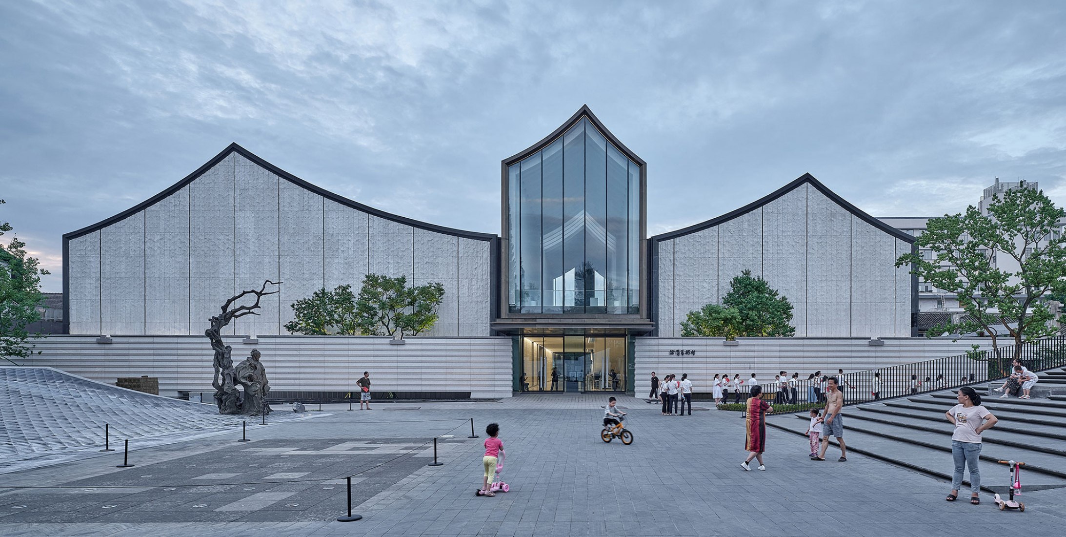 Xu Wei Art Museum and Qingteng Square by ACRC. Photograph by Lei Tantan.